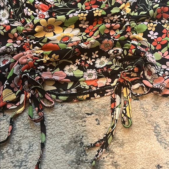 Willow Root 70s Inspired Floral Retro Crop Top with Long Sleeves - Picture 8 of 14